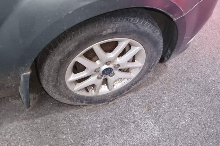 Used Ford Focus 2009 Sedan 1.8L Automatic Fashion Edition Right Front Wheel Hub