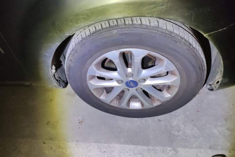 Used Ford Focus 2009 Sedan 1.8L Automatic Fashion Edition Right Front Wheel Hub