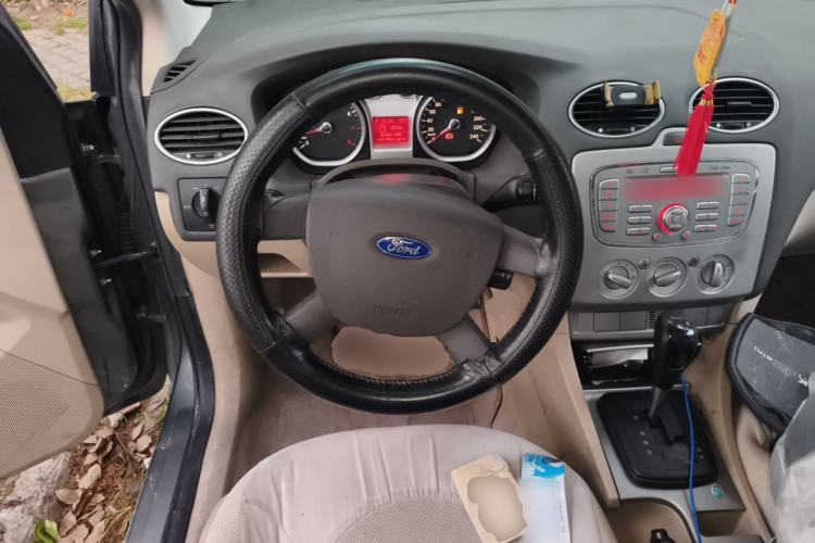 Used Ford Focus 2009 Sedan 1.8L Automatic Fashion Edition Steering Wheel