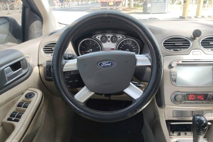 Used Ford Focus 2009 Sedan 1.8L Automatic Fashion Edition Steering Wheel
