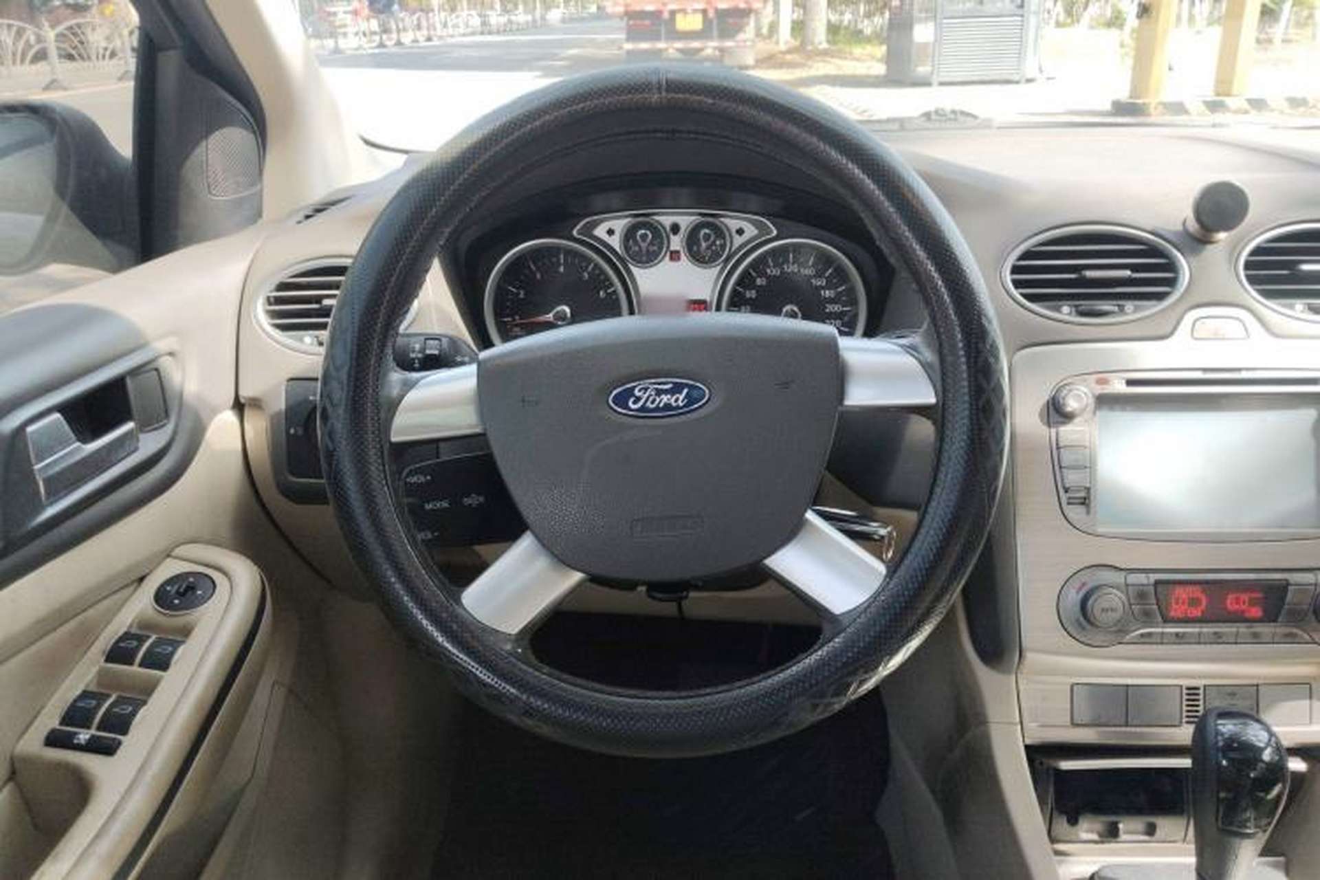 Used Ford Focus 2009 Sedan 1.8L Automatic Fashion Edition Steering Wheel