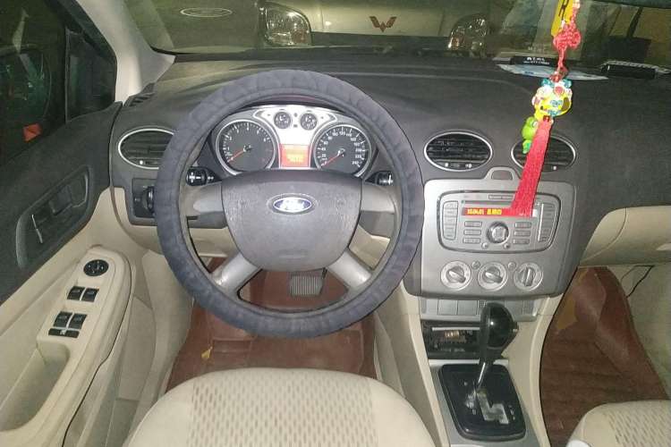 Used Ford Focus 2009 Sedan 1.8L Automatic Fashion Edition Steering Wheel