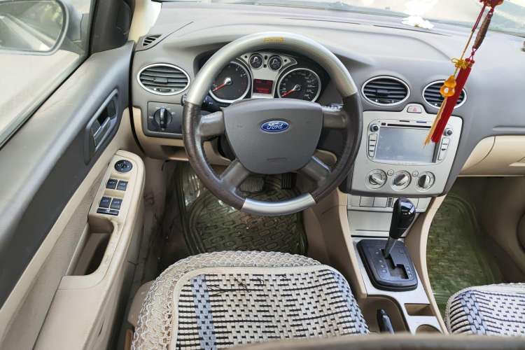 Used Ford Focus 2009 Sedan 1.8L Automatic Fashion Edition Steering Wheel