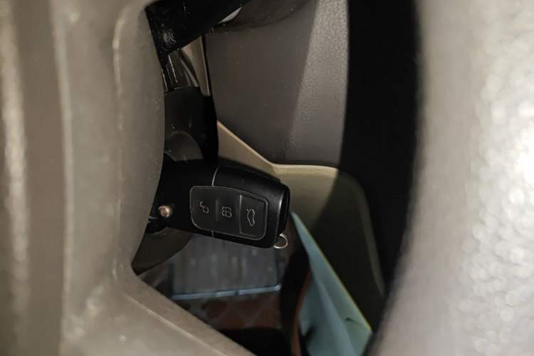 Used Ford Focus 2009 Hatchback 1.8L Automatic Fashion Edition Vehicle Key