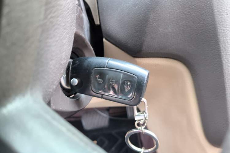 Used Ford Focus 2009 Sedan 1.8L Automatic Fashion Edition Vehicle Key