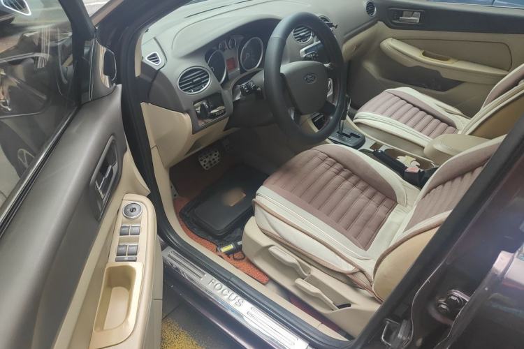 Used Ford Focus 2009 Sedan 1.8L Automatic Fashion Edition Driver Seat