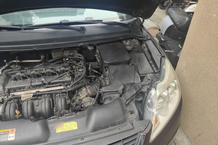 Used Ford Focus 2009 Sedan 1.8L Automatic Fashion Edition Engine Bay Left