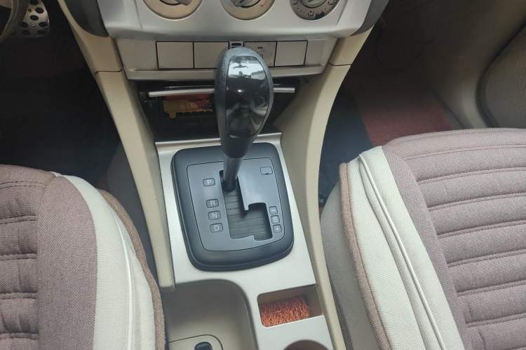 Used Ford Focus 2009 Sedan 1.8L Automatic Fashion Edition Gear Lever