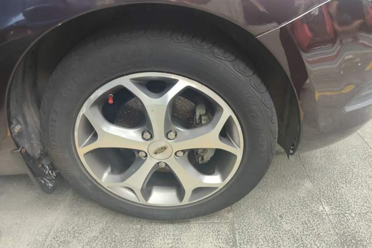 Used Ford Focus 2009 Sedan 1.8L Automatic Fashion Edition Right Front Wheel Hub