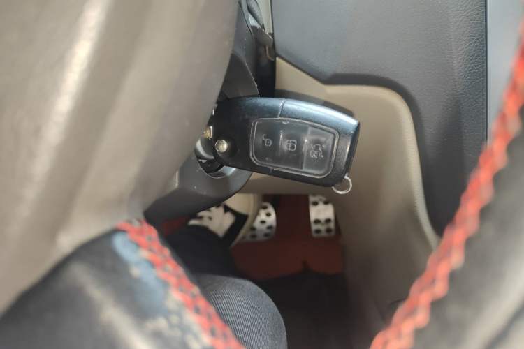 Used Ford Focus 2009 Sedan 1.8L Automatic Fashion Edition Vehicle Key