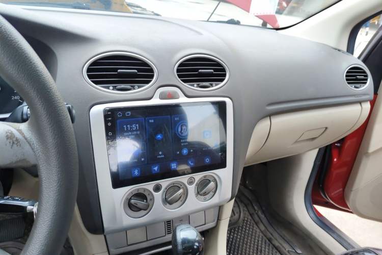 Used Ford Focus 2009 Hatchback 1.8L Automatic Fashion Edition Audio And AC Panel