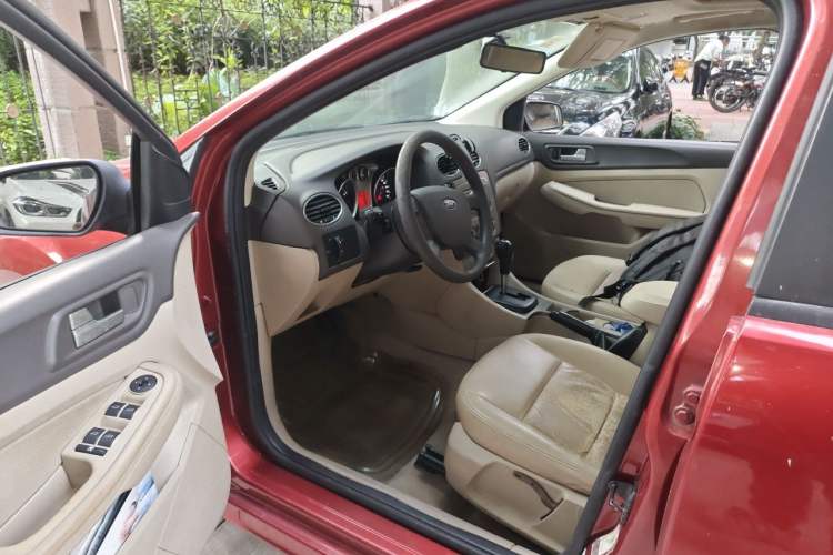 Used Ford Focus 2009 Hatchback 1.8L Automatic Fashion Edition Driver Seat