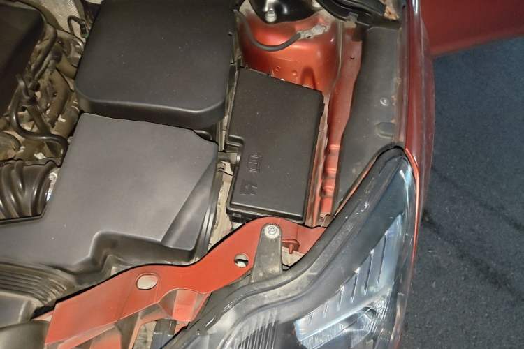 Used Ford Focus 2009 Hatchback 1.8L Automatic Fashion Edition Engine Bay Left