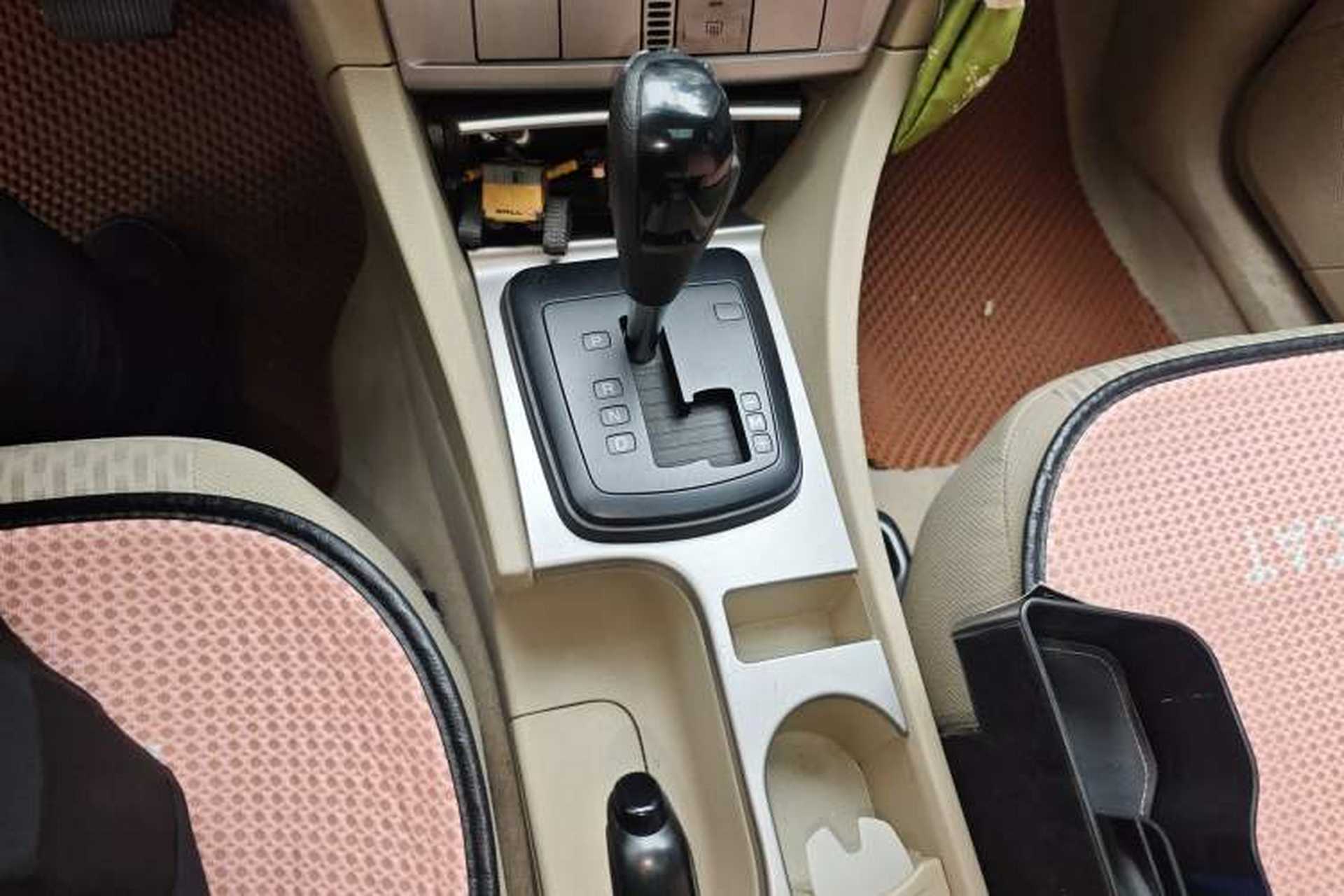 Used Ford Focus 2009 Hatchback 1.8L Automatic Fashion Edition Gear Lever