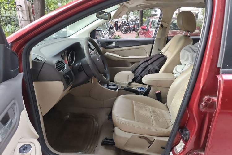 Used Ford Focus 2009 Hatchback 1.8L Automatic Fashion Edition Left Front Seat