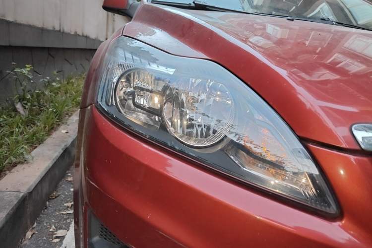 Used Ford Focus 2009 Hatchback 1.8L Automatic Fashion Edition Right Front Headlight