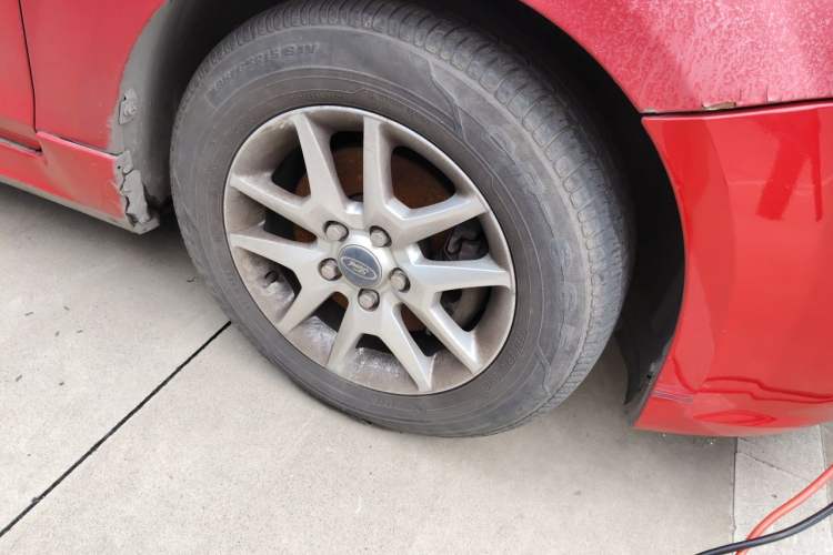 Used Ford Focus 2009 Hatchback 1.8L Automatic Fashion Edition Right Front Wheel Hub