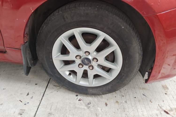 Used Ford Focus 2009 Hatchback 1.8L Automatic Fashion Edition Right Front Wheel Hub