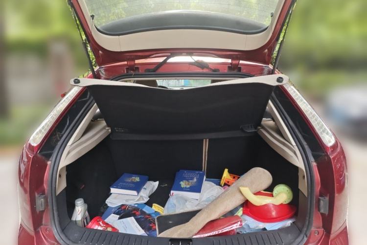 Used Ford Focus 2009 Hatchback 1.8L Automatic Fashion Edition Trunk