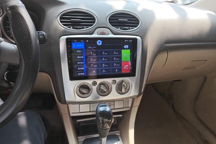 Used Ford Focus 2009 Sedan 1.8L Automatic Fashion Edition Audio And AC Panel