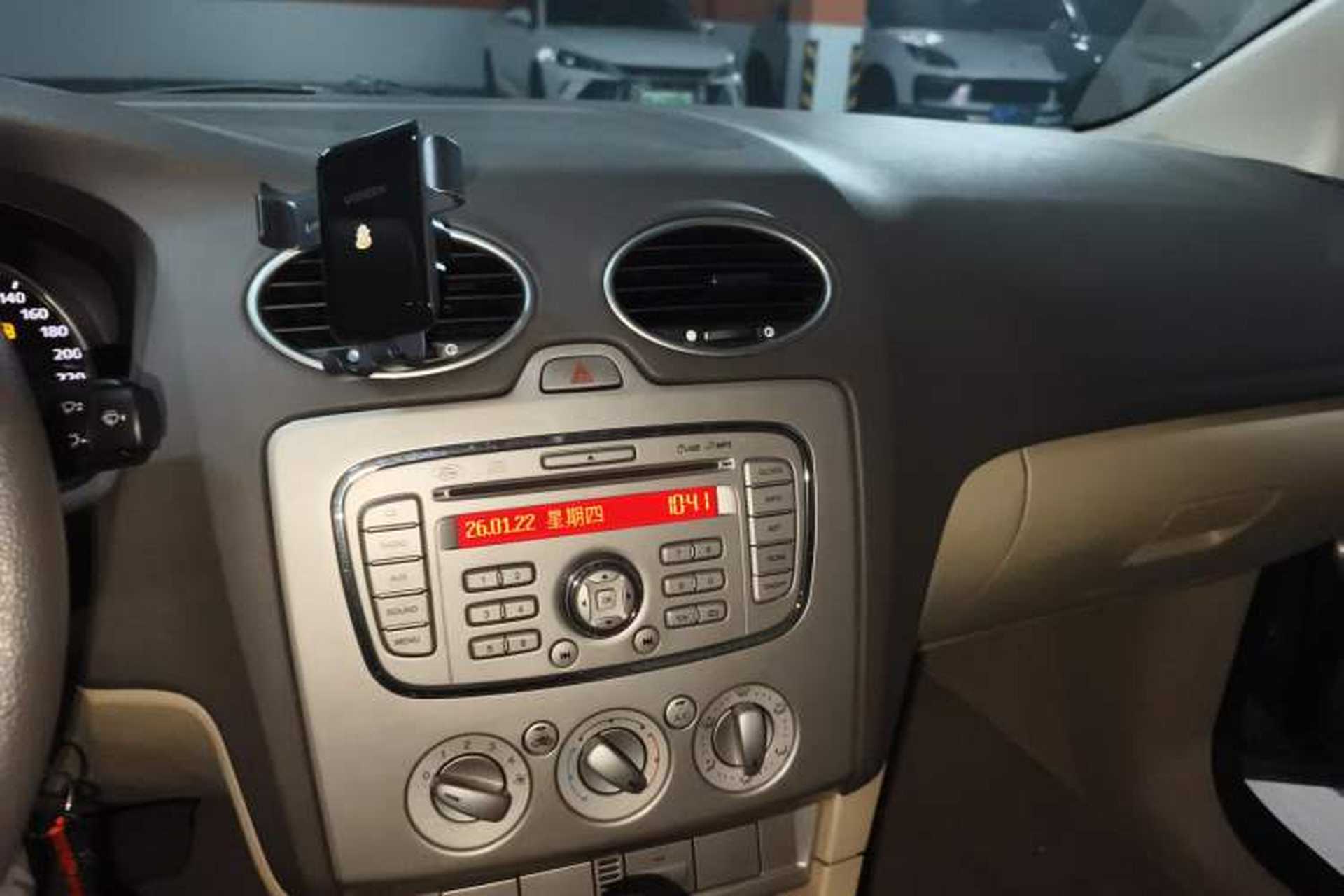 Used Ford Focus 2009 Sedan 1.8L Automatic Fashion Edition Audio And AC Panel