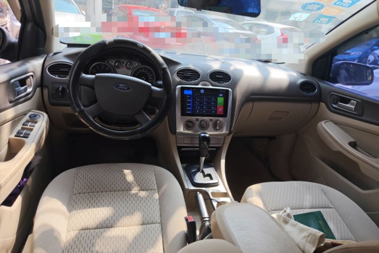 Used Ford Focus 2009 Sedan 1.8L Automatic Fashion Edition Center Console