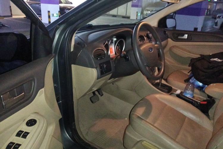 Used Ford Focus 2009 Sedan 1.8L Automatic Fashion Edition Driver Seat