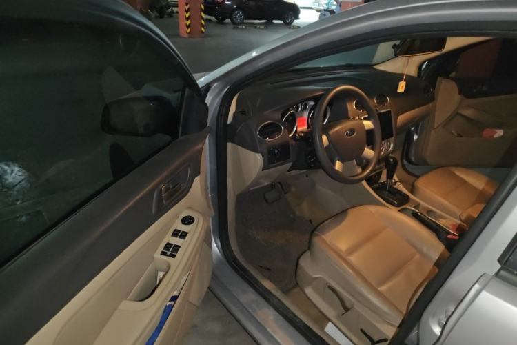 Used Ford Focus 2009 Sedan 1.8L Automatic Fashion Edition Driver Seat