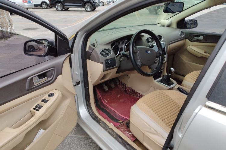 Used Ford Focus 2009 Sedan 1.8L Manual Comfort Model Driver Seat