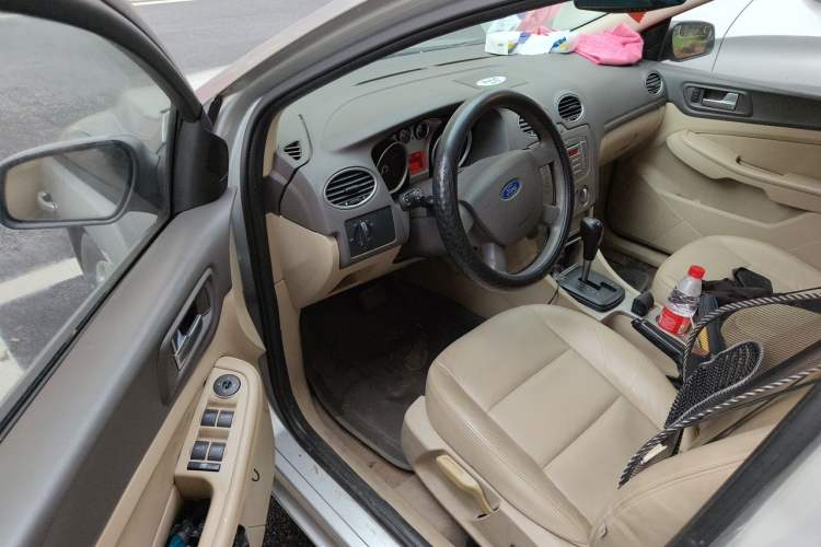 Used Ford Focus 2009 Sedan 1.8L Automatic Fashion Edition Driver Seat