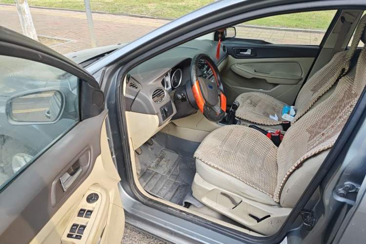 Used Ford Focus 2009 Sedan 1.8L Manual Comfort Model Driver Seat