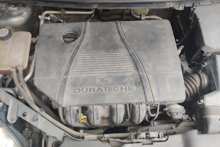 Used Ford Focus 2009 Sedan 1.8L Automatic Fashion Edition Engine Bay