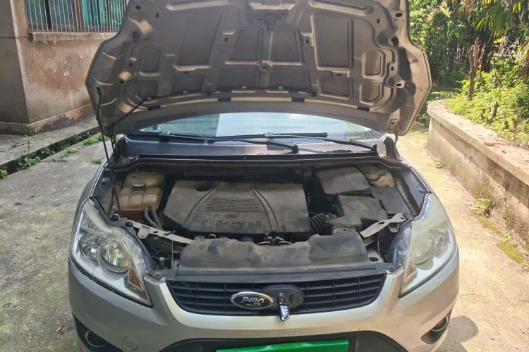 Used Ford Focus 2009 Sedan 1.8L Automatic Fashion Edition Engine Bay