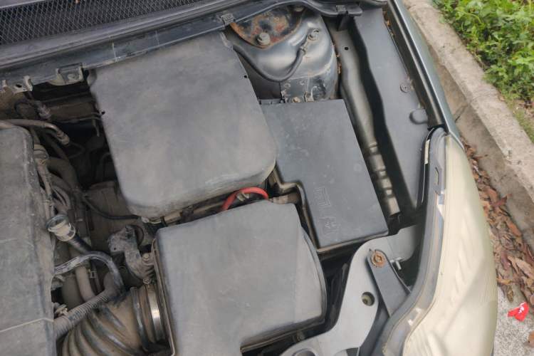 Used Ford Focus 2009 Sedan 1.8L Automatic Fashion Edition Engine Bay Left