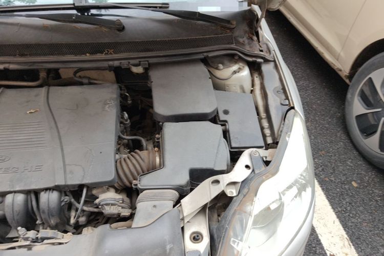 Used Ford Focus 2009 Sedan 1.8L Automatic Fashion Edition Engine Bay Left