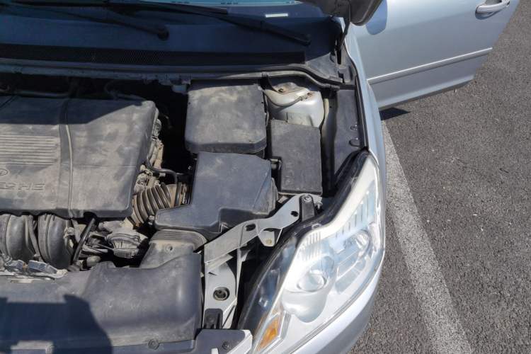 Used Ford Focus 2009 Sedan 1.8L Manual Comfort Model Engine Bay Left