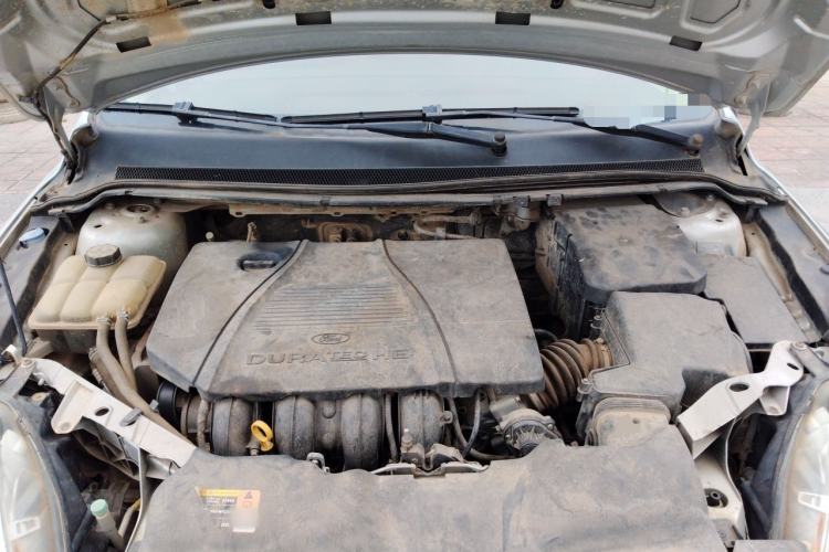 Used Ford Focus 2009 Sedan 1.8L Manual Comfort Model Engine Bay