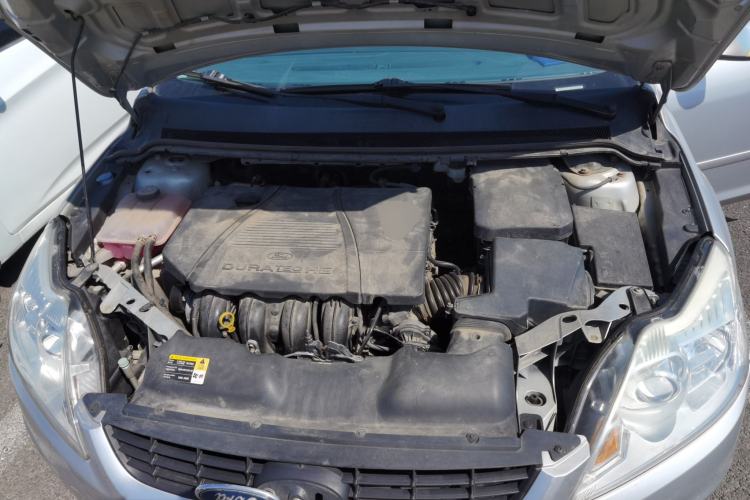 Used Ford Focus 2009 Sedan 1.8L Manual Comfort Model Engine Bay