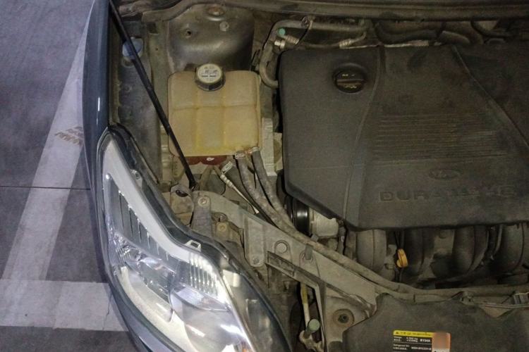 Used Ford Focus 2009 Sedan 1.8L Automatic Fashion Edition Engine Bay Right