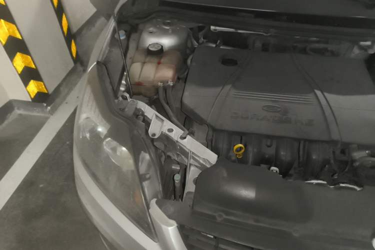Used Ford Focus 2009 Hatchback 1.8L Manual Comfort Model Engine Bay Right