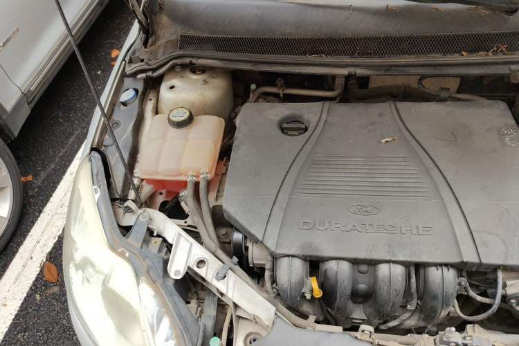 Used Ford Focus 2009 Sedan 1.8L Automatic Fashion Edition Engine Bay Right