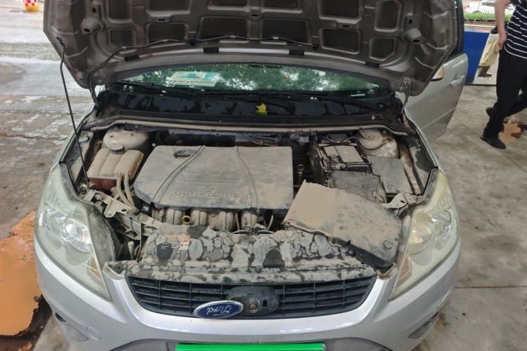 Used Ford Focus 2009 Sedan 1.8L Automatic Fashion Edition Engine Bay