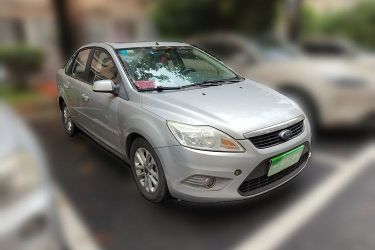 Used Ford Focus 2009 Sedan 1.8L Automatic Fashion Edition Front Right 45 Deg