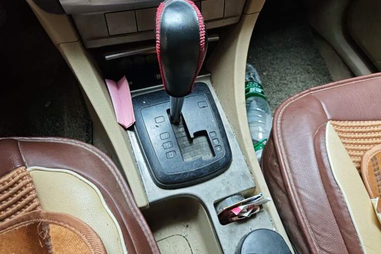 Used Ford Focus 2009 Sedan 1.8L Automatic Fashion Edition Gear Lever