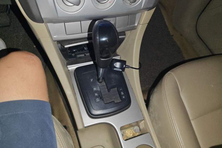 Used Ford Focus 2009 Sedan 1.8L Automatic Fashion Edition Gear Lever