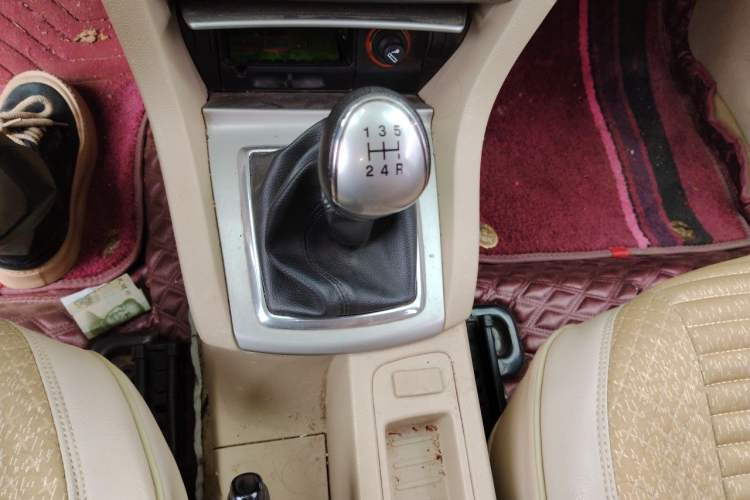 Used Ford Focus 2009 Sedan 1.8L Manual Comfort Model Gear Lever