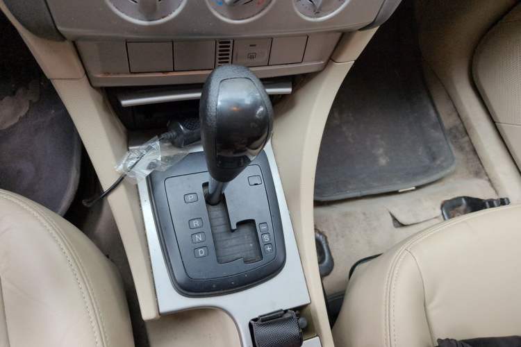 Used Ford Focus 2009 Sedan 1.8L Automatic Fashion Edition Gear Lever