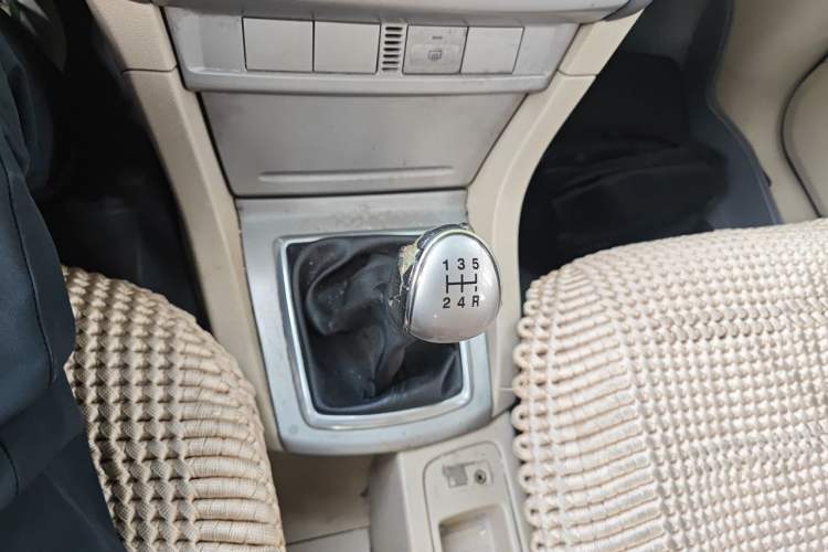 Used Ford Focus 2009 Sedan 1.8L Manual Comfort Model Gear Lever