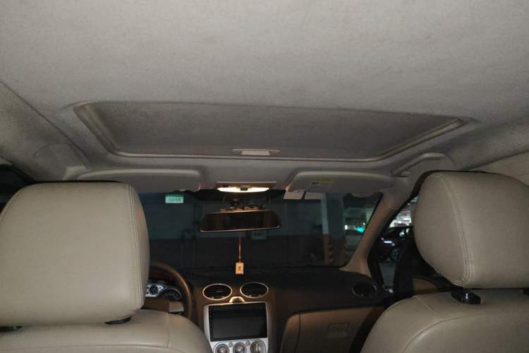 Used Ford Focus 2009 Sedan 1.8L Automatic Fashion Edition Headliner