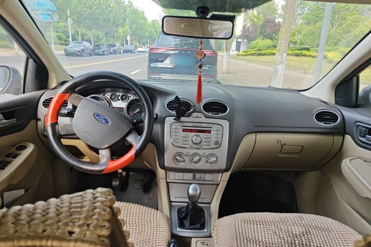 Used Ford Focus 2009 Sedan 1.8L Manual Comfort Model Headliner